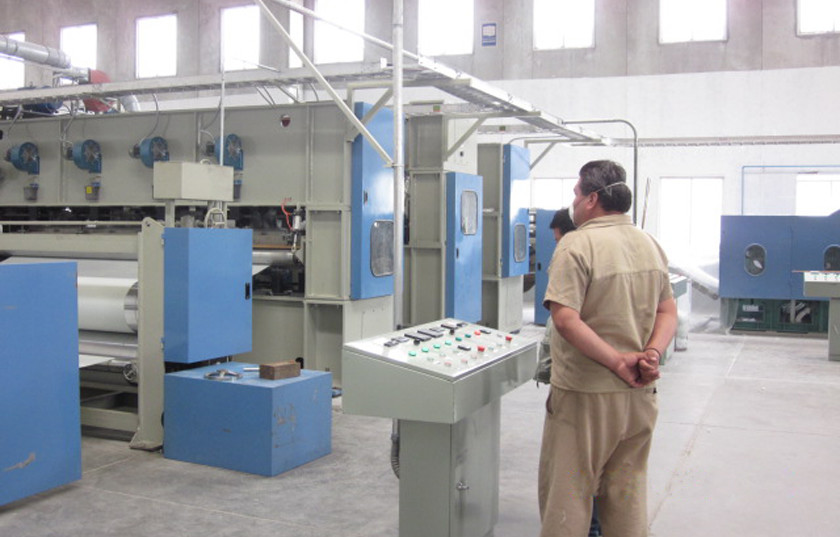 Иглопробивная машина для производства нетканых тканей для сумки покупок 100-350kw